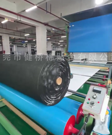 选择大型广东复合厂和小型有什么不同？